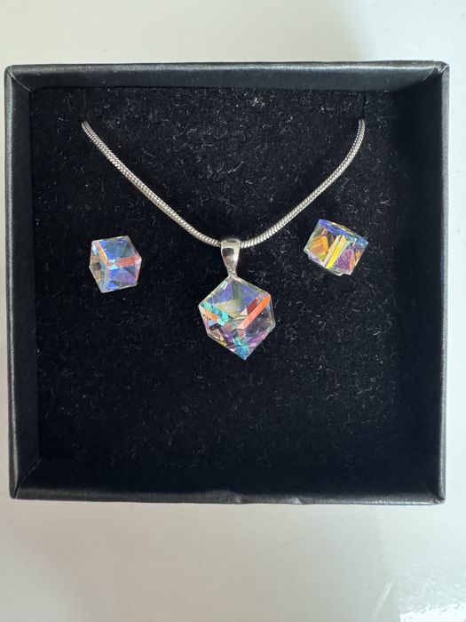 Комплект колие с обеци Swarovski