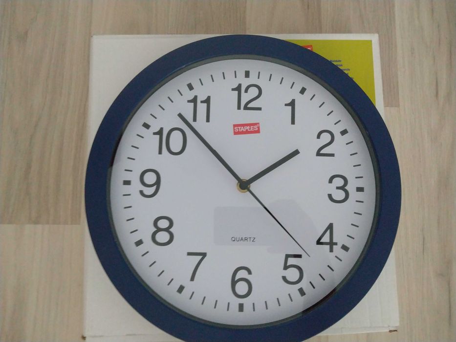 ceas de perete STAPLES 30 cm