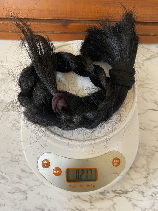 Продавам естествена коса