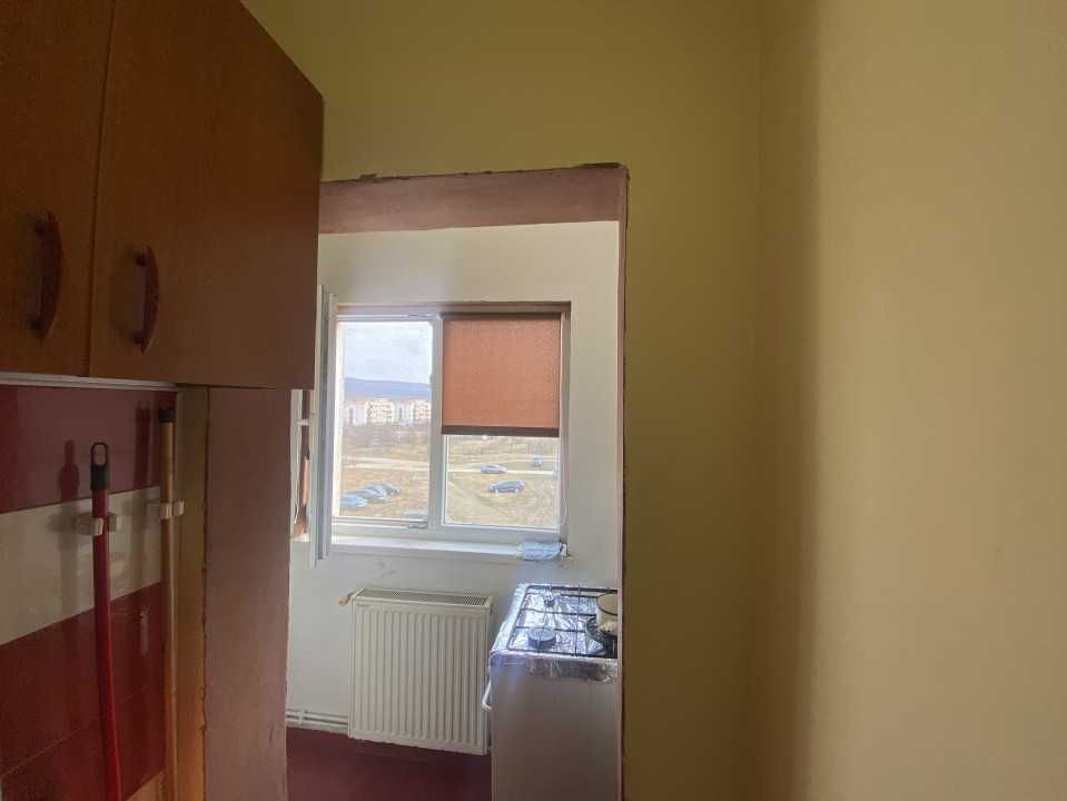 Garsoniera cu bucatarie separata etaj 3 de vanzare in Sibiu