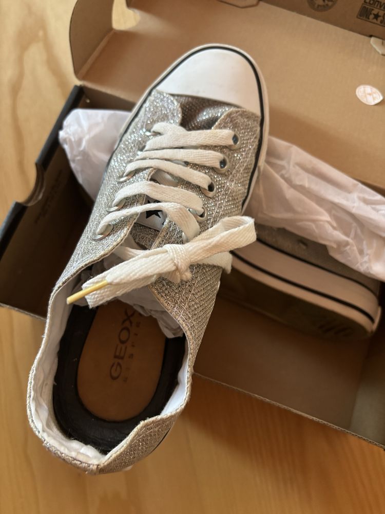 Convers сребристи гуменки