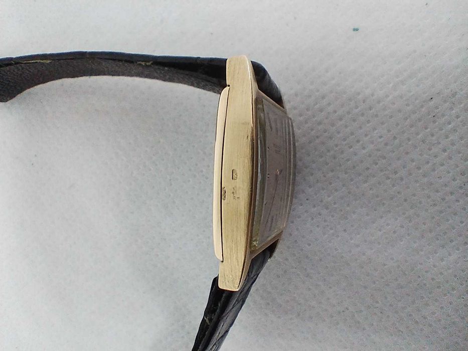 Дамски часовник IWC Classics 18- Karat gold Full Set Swiss Made 60's.