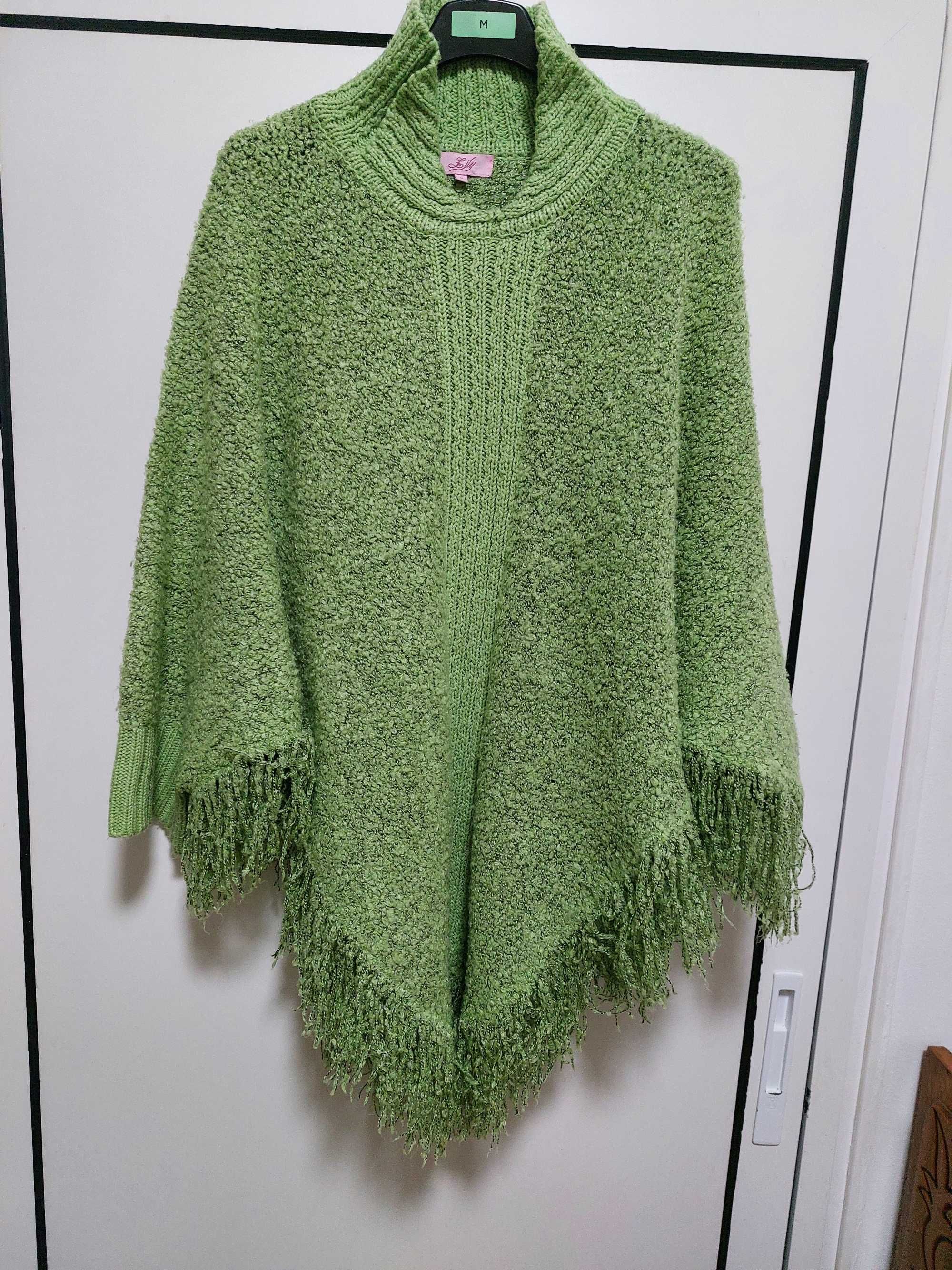 Poncho cu franjuri
