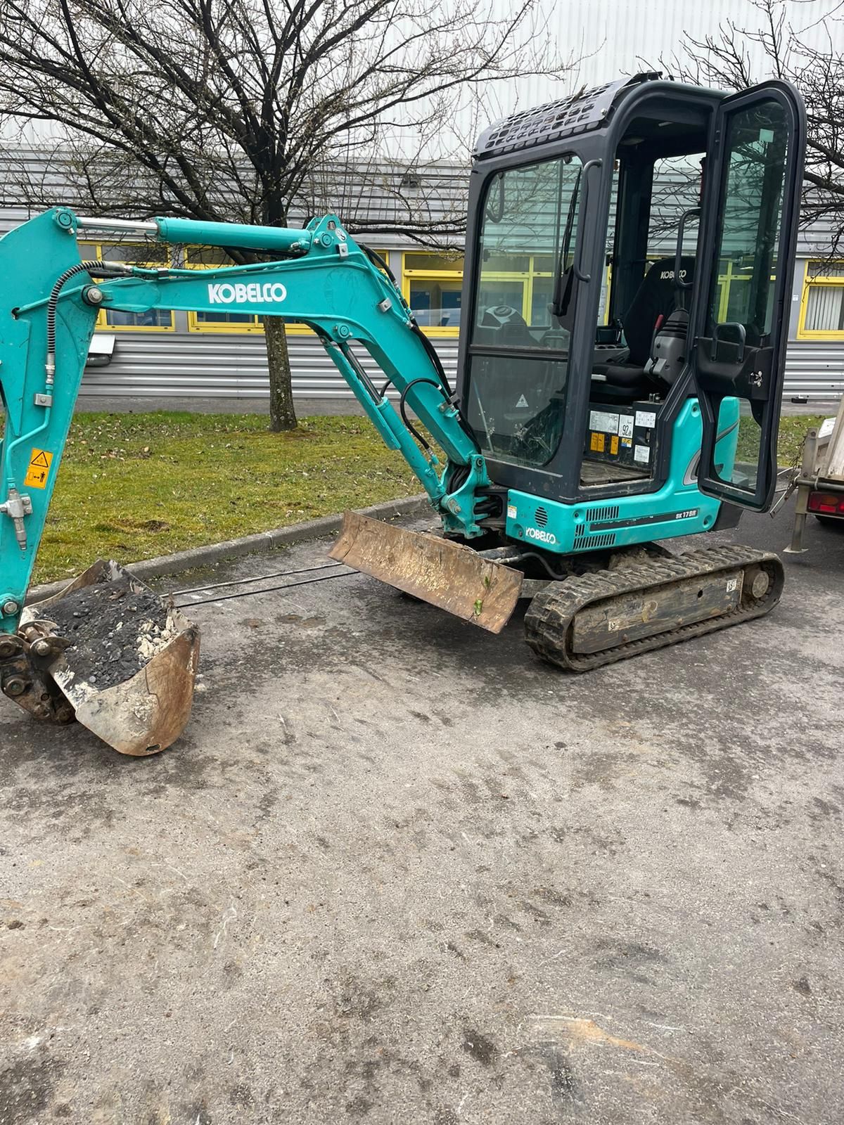 Miniexcavator Kobelco 2 t Jcb 3t