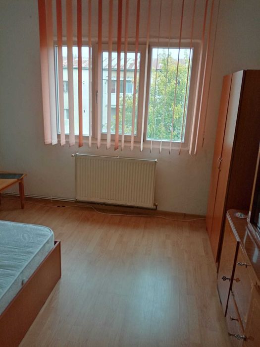 Apartament decomandat 4 camere, 1 mai, Sara