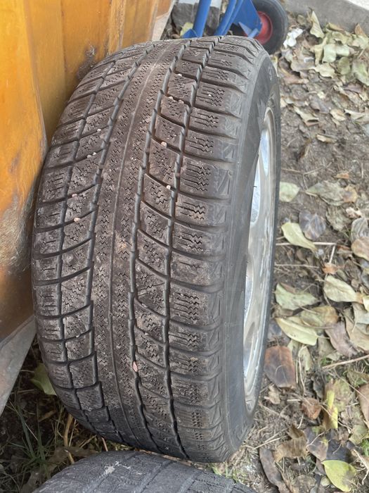 Продам диски с шинами