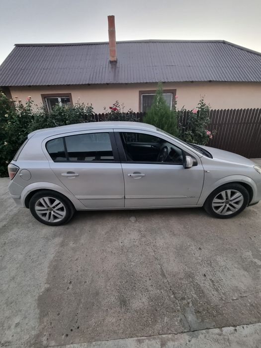 Opel astra pentu dezmembrare fără acte  pret 2200 ron