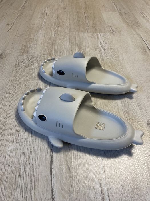 Papuci rechin - shark slippers