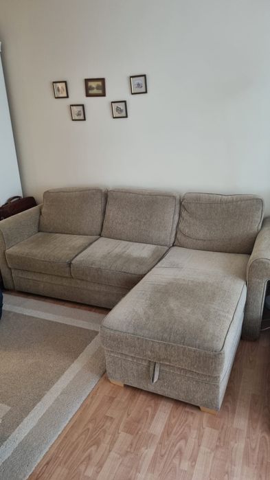 Vând Canapea, Scaun și Taburet din set Mobexpert la 1200 de lei.