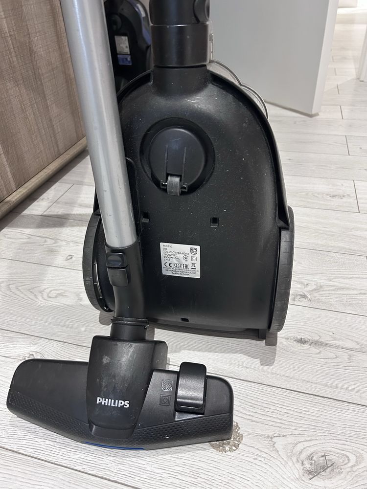 Пылесос Philips PowerPro Compact 1900W — Б/У, рабочий
