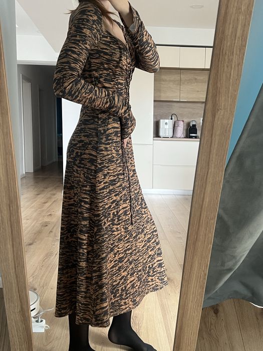 Rochie H&M cu imprimeu tigru, mărimea M