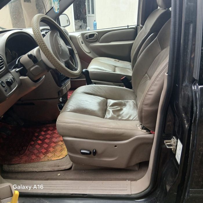 Chrysler voyager 2.5 diesel 7 locuri