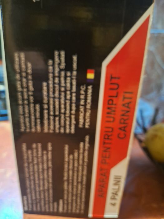 Aparat pentru umplut carnati