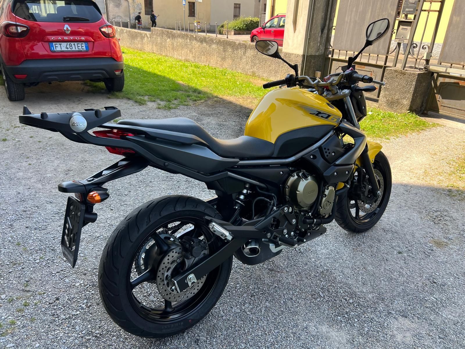 Yamaha xj6  2011