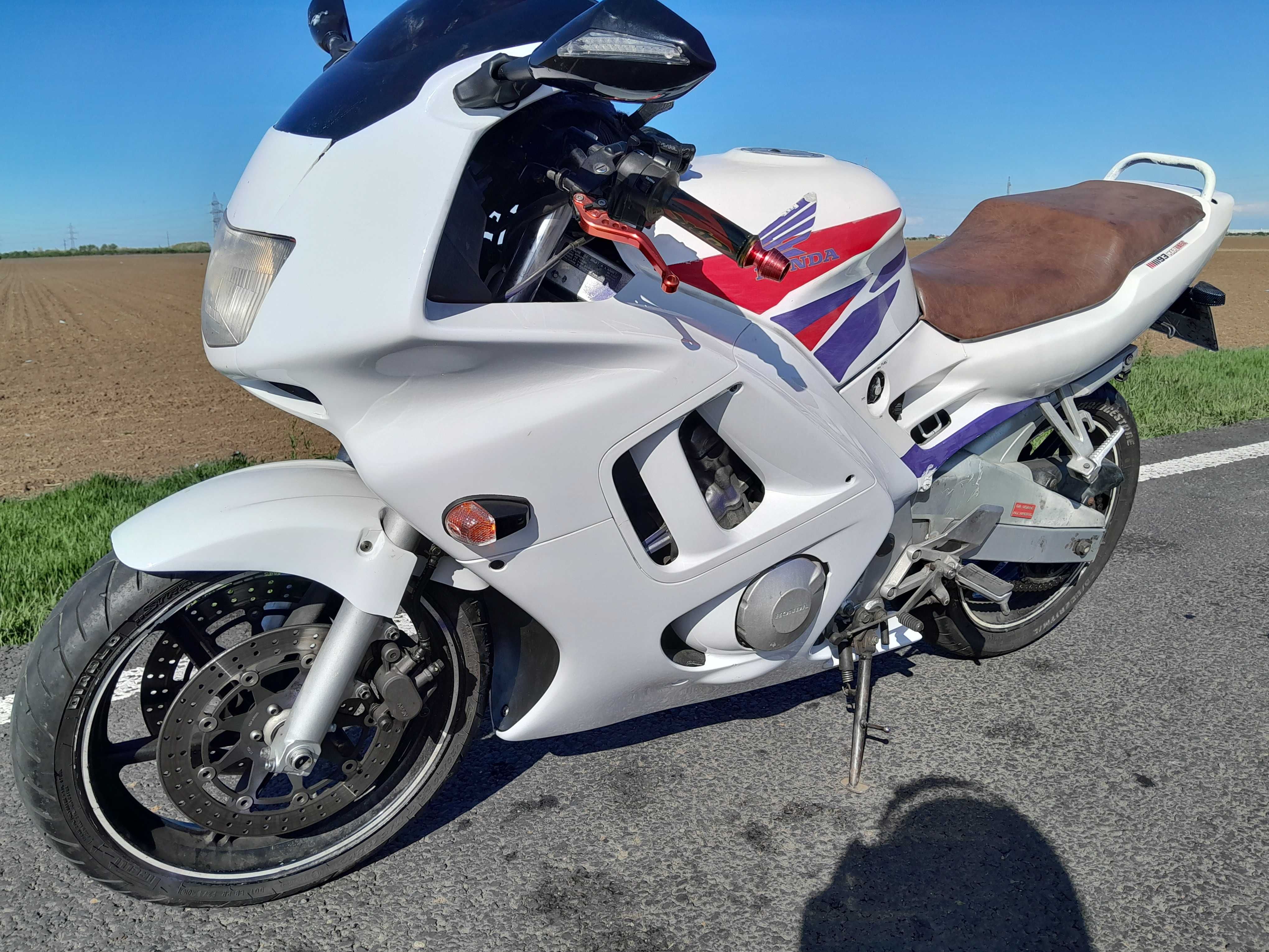 Honda cbr 600 f3 an 1995