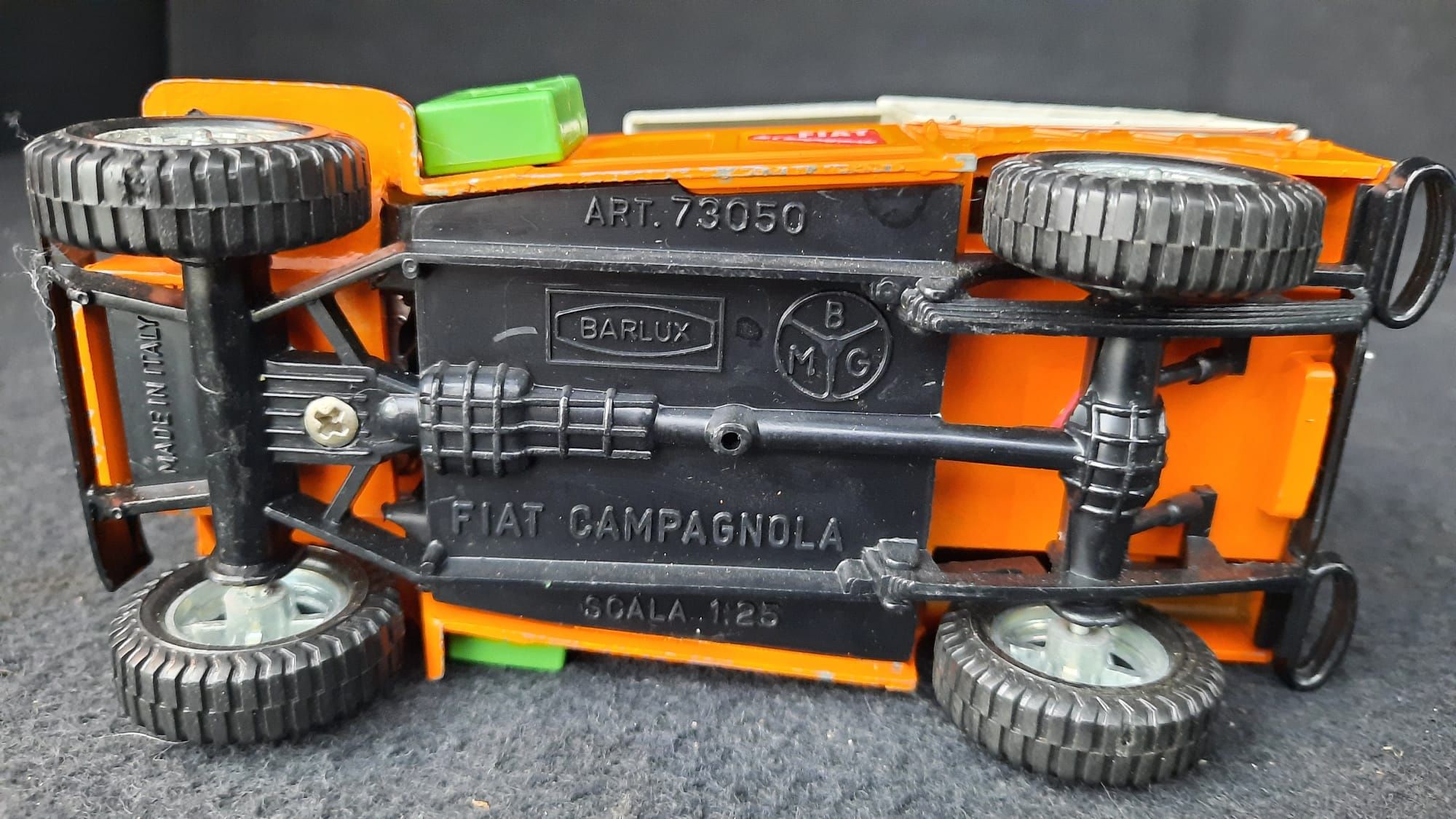 Macheta metalica Fiat campagnola scara 1/25 made în Italy