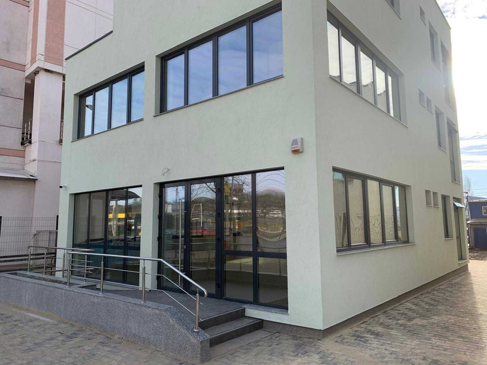 85mp spatiu comercial/birou clasa A, locuri de parcare, Bd. Pacurari
