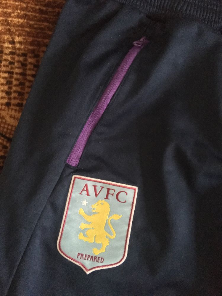 Оргинално долнище Macron и Aston Villa, Размер М, Чисто ново, Мн.рядко