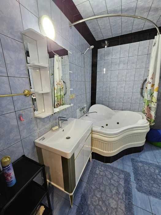 R2 Срочно Сдаётся квартира 2/2/5 М. Улугбекский Район о-р Айти Парк