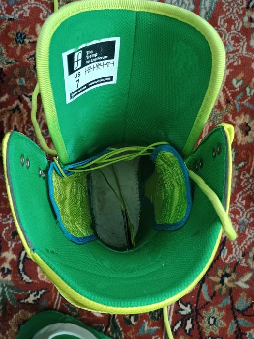 Vând boots snowboard