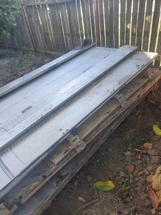 Vând diferite piese de la semiremorca schmtz cargobull an 2004