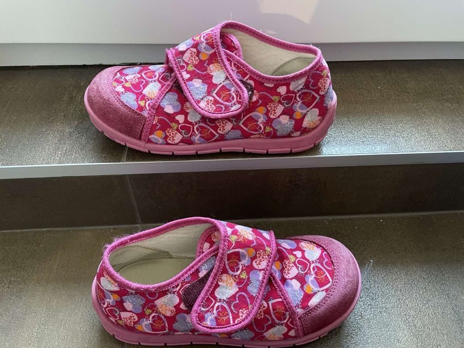 Детски пантофи за момиче