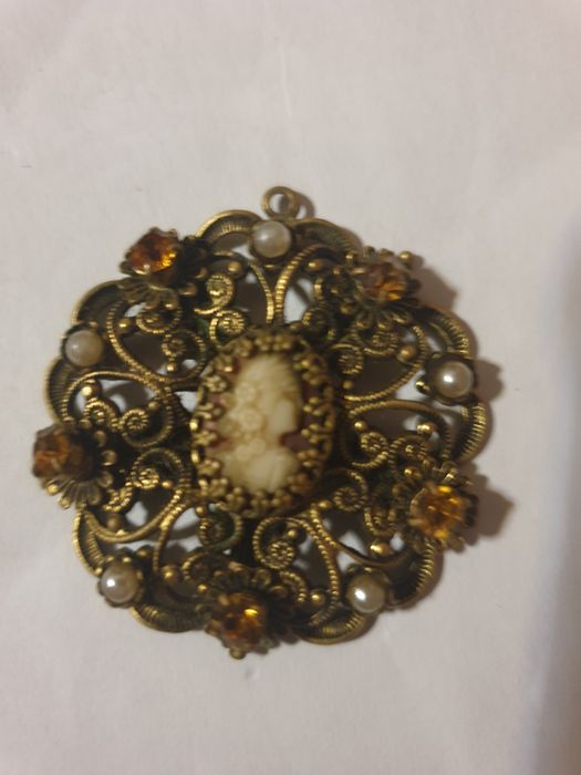 Прекрасна Камея с перли