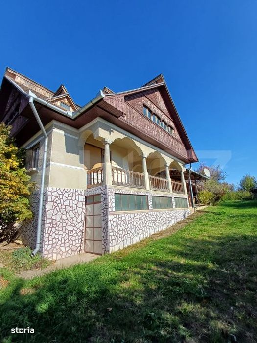 Casa renovabila cu 11508 mp teren, in Copaceni