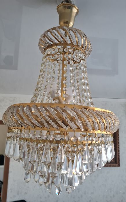 Продаётся люстра