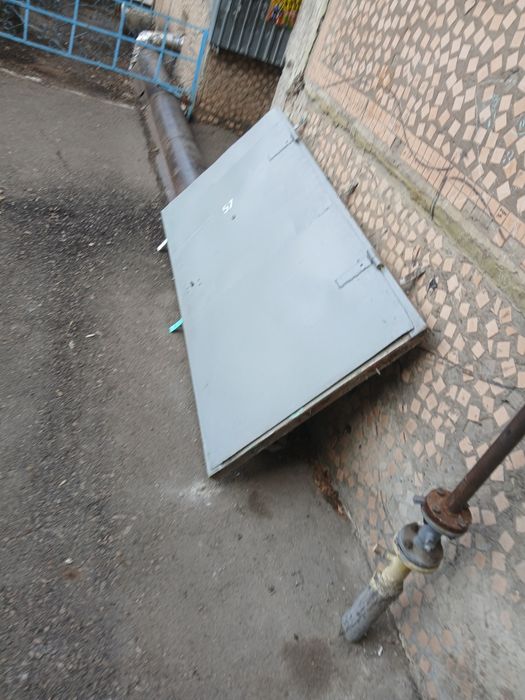 Продам железни двер 15000