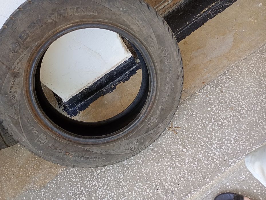 Vând cauciucuri și jante