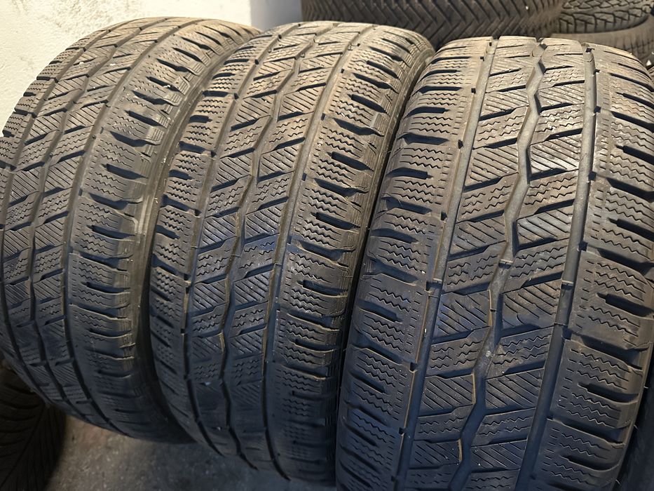 Anvelope iarna Hankook 225/55/17 C