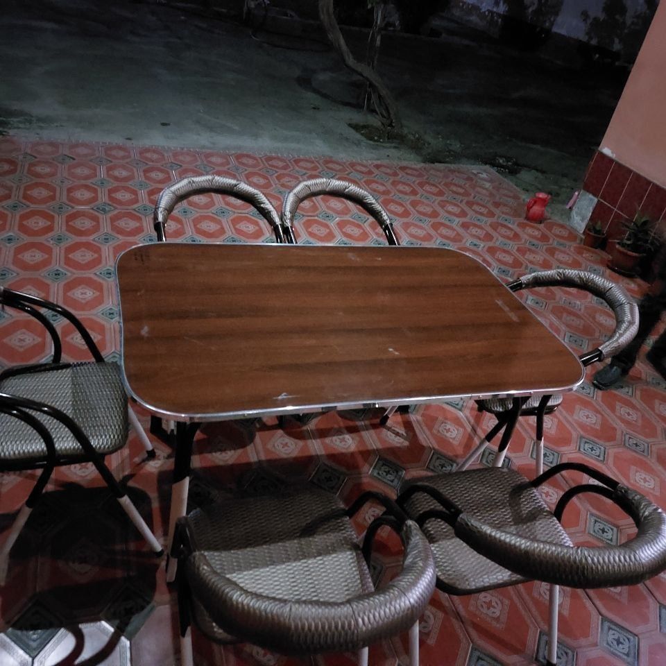 Barcha sifatli stol stullar kelishilgan holatda ish qilamiz