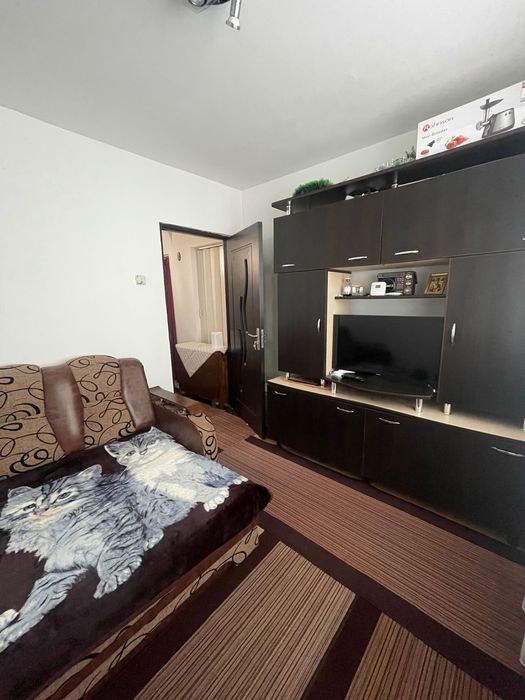 Se închiriază apartament 2 camere zona supermarket Adridan Dărmănești!