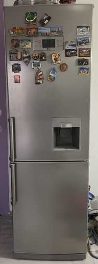 Продавам хладилник с фризер LG NO FROST диспенсър за вода