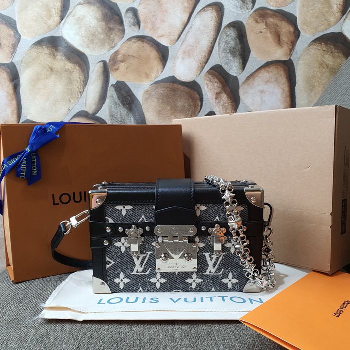 LV loui**s vuit*on дамски клъч