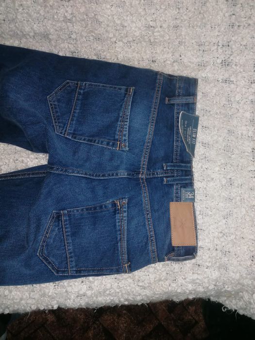 Pantaloni blugi Bershka Fit slim