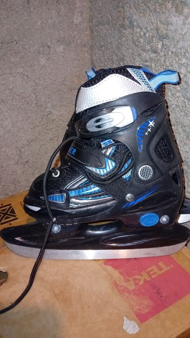 Vând patine reglabile de la 28 la 31