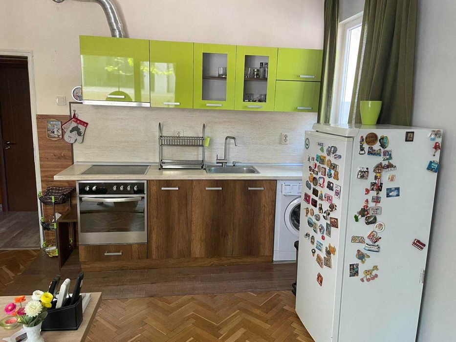 Четиристаен апартамент в центъра на Стара Загора