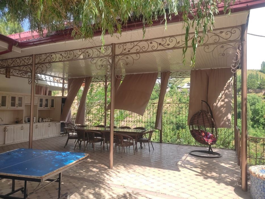 Dacha Ugam Sotiladi