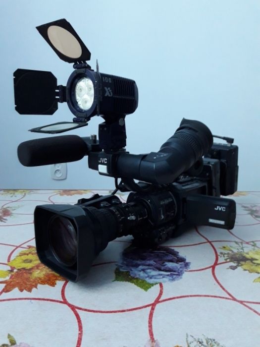 JVC GY-HD111 видео камера