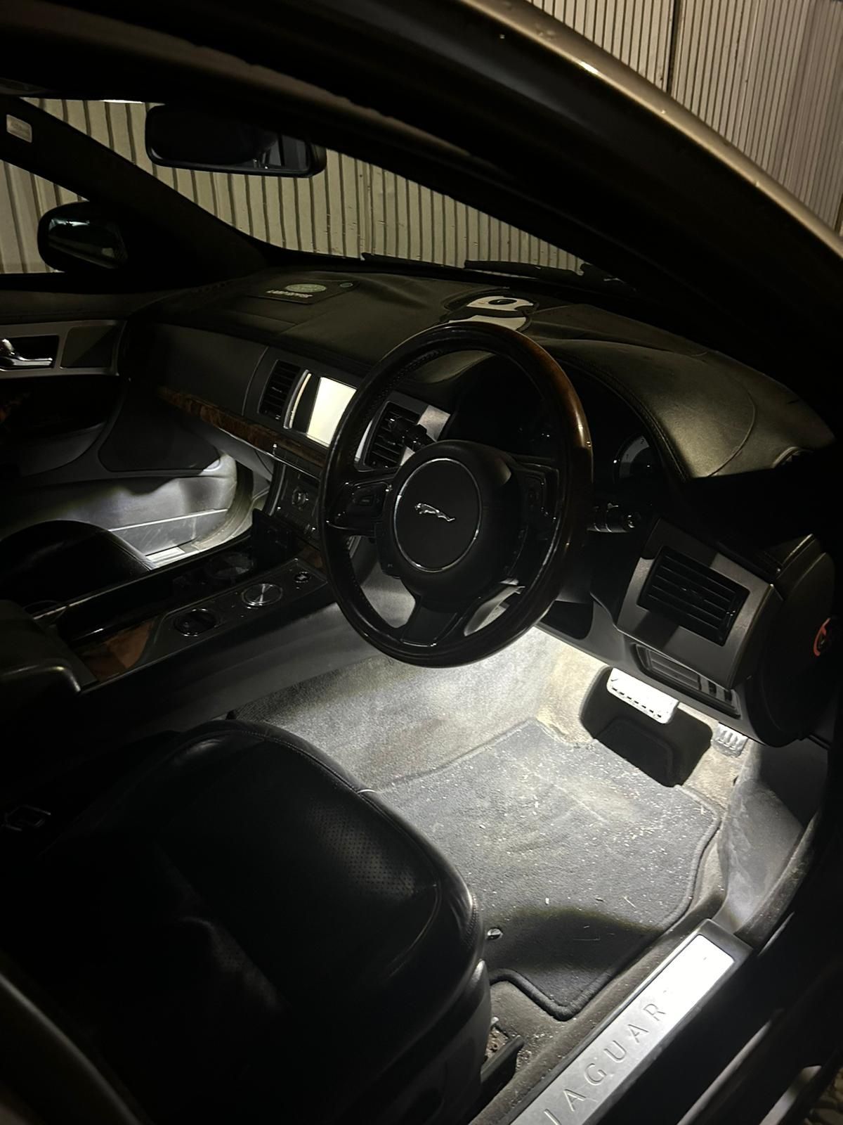 Vand  sau schimb Jaguar xf