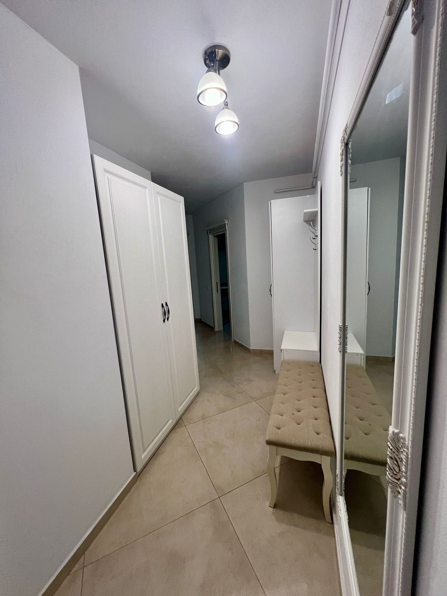 Persoana fizica - Apartament cu 2 camere decomandat, mobilat si utilat