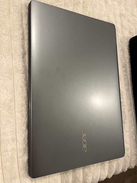 Лаптоп ACER - intel core i3 с чанта