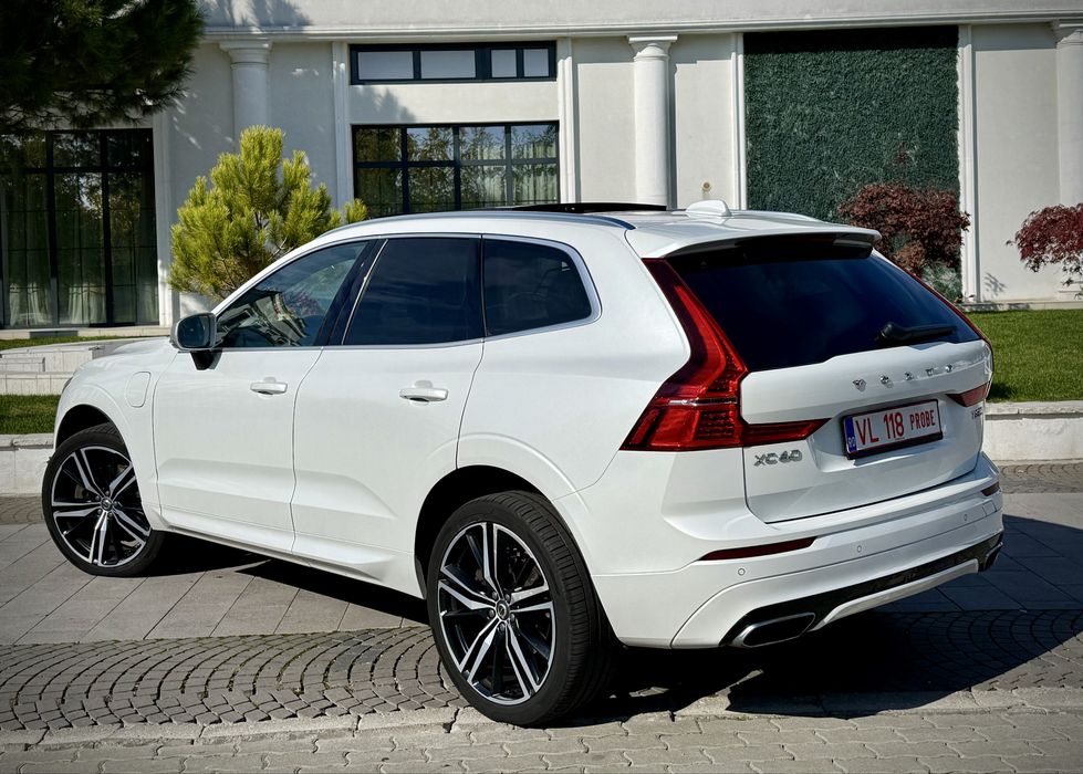 Volvo XC60 R Design T8 AWD ! P.J Garantie 12 Luni !
