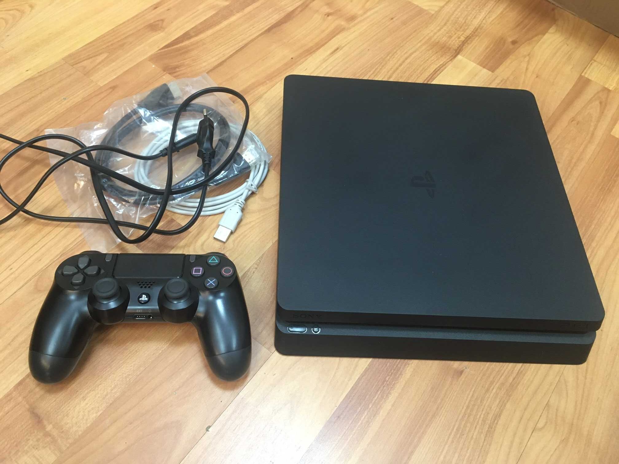 Sony PS4 Slim 500GB с гаранция! Изплащане!