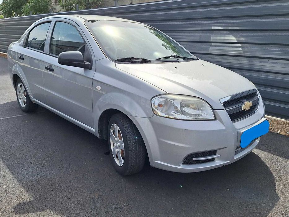Vand Chevrolet Aveo 2010 + 4 anvelope iarna - 14 500 Lei (2850 euro)
