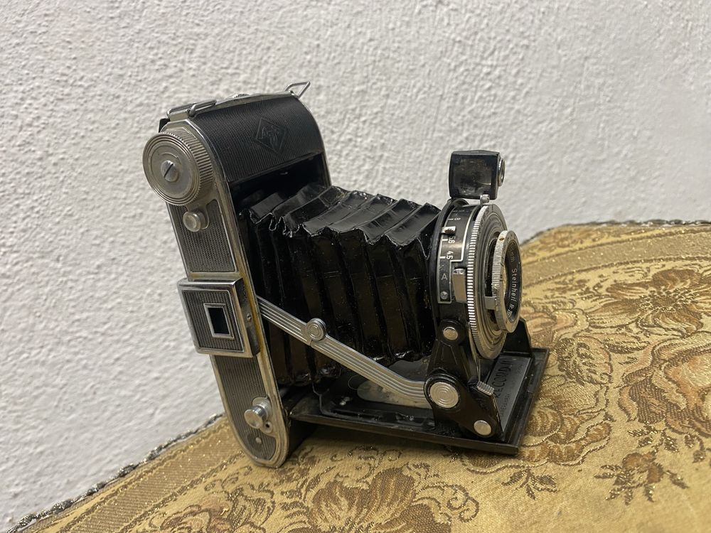 Стар фотоапарат с мех Agfa