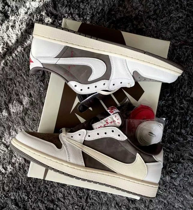 Adidasi Nike Air Jordan 1 Retro Travis Scott Reverse Mocha