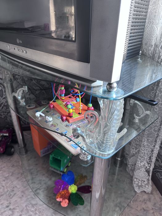 Телевизор LG с пультом